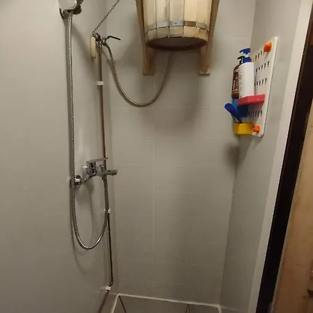 Garden With Terrace شقة *